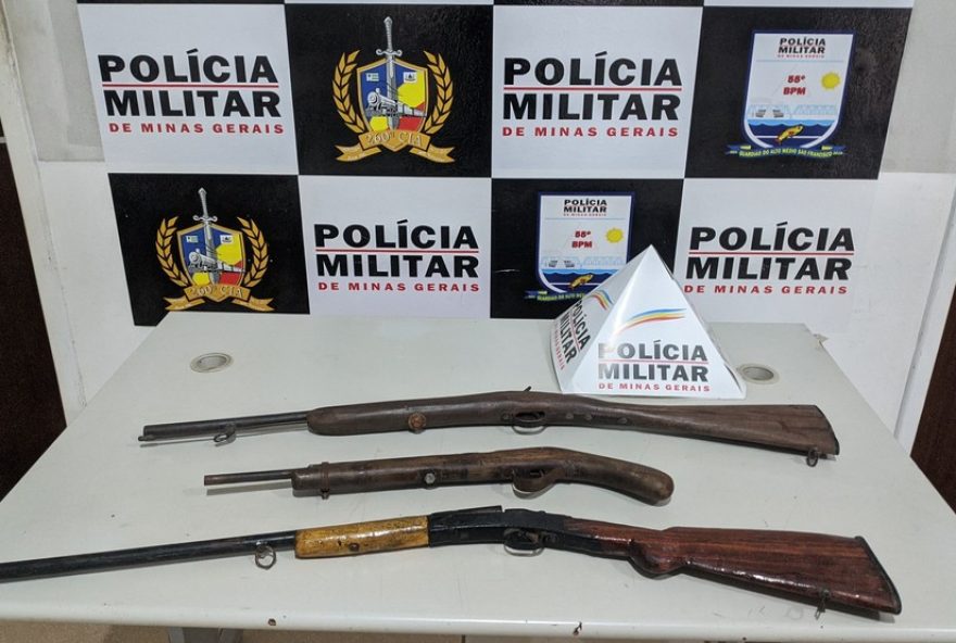 homem-e-preso-com-armas-em-casa-apos-denuncia-de-tiros-em-varzea-da-palma2C-mg