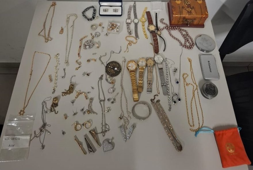 homem-e-preso-em-flagrante-apos-furto-em-residencia-em-jundiai3A-objetos-recuperados-e-devolvidos-ao-dono