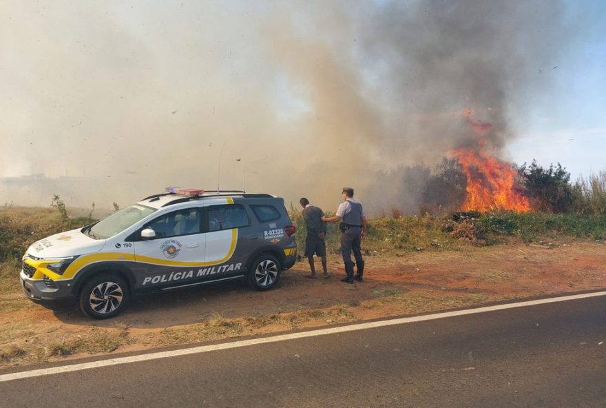 homem-e-preso-em-flagrante-por-incendio-criminoso-em-mata-as-margens-da-rodovia-sp-2942C-em-marilia-sp