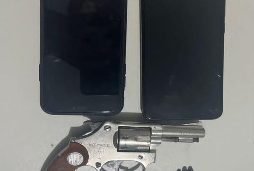 homem-e-preso-em-petrolina-por-porte-ilegal-de-arma-e-carcere-privado3A-policia-apreende-revolver-e-municoes homem-e-preso-em-petrolina-por-porte-ilegal-de-arma-e-carcere-privado3A-policia-apreende-revolver-e-municoes