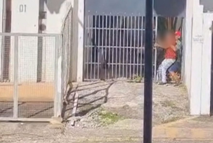 homem-e-preso-por-agredir-companheira-na-asa-norte3B-vizinhos-gravam-o-crime