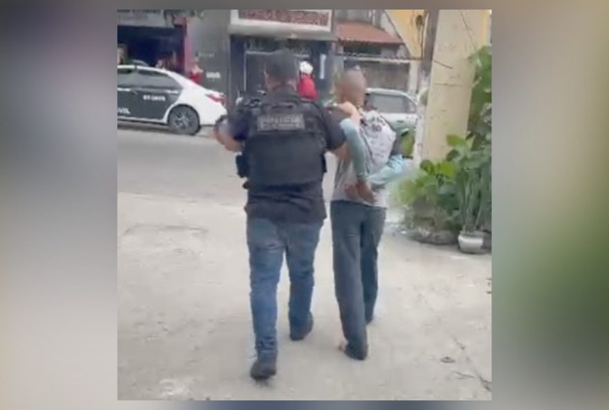 homem-e-preso-por-feminicidio-apos-incendiar-imovel-no-rio-caso-chocante-de-violencia-domestica homem-e-preso-por-feminicidio-apos-incendiar-imovel-no-rio-caso-chocante-de-violencia-domestica