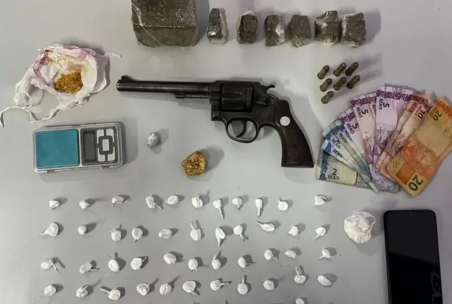 homem-e-preso-por-posse-ilegal-de-arma-de-fogo-e-trafico-de-drogas-em-presidente-epitacio3A-caso-envolve-corrupcao-de-menores