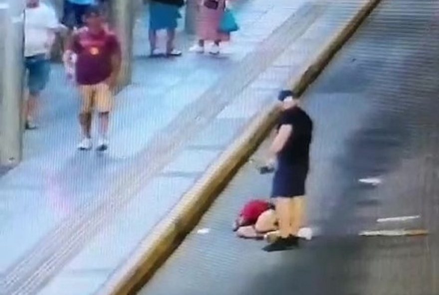 homem-em-situacao-de-rua-e-agredido-em-novo-hamburgo-e-esta-em-estado-grave3A-policia-investiga-caso homem-em-situacao-de-rua-e-agredido-em-novo-hamburgo-e-esta-em-estado-grave3A-policia-investiga-caso