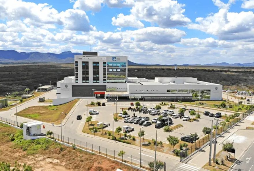 homem-em-surto-psicotico-aciona-bomba-caseira-dentro-de-hospital-no-ceara3A-incidente-controlado-sem-feridos