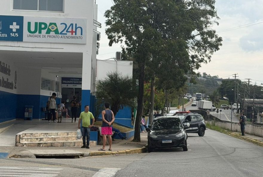 homem-em-surto-psicotico-mantem-medica-refem-com-caneta-em-upa-de-varzea-paulista homem-em-surto-psicotico-mantem-medica-refem-com-caneta-em-upa-de-varzea-paulista