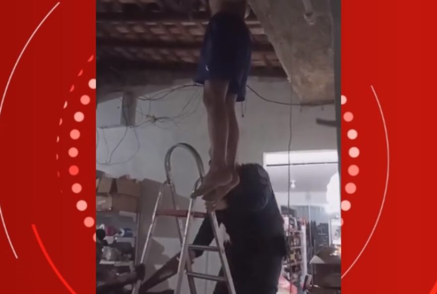 homem-fica-22entalado22-no-telhado-de-loja-durante-tentativa-de-furto-em-nova-timboteua2C-para