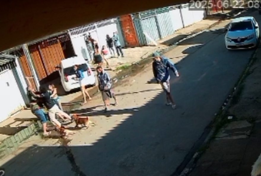 homem-foge-apos-tentar-matar-ex-a-facadas-no-recanto-das-emas2C-df3A-caso-de-tentativa-de-feminicidio-em-investigacao