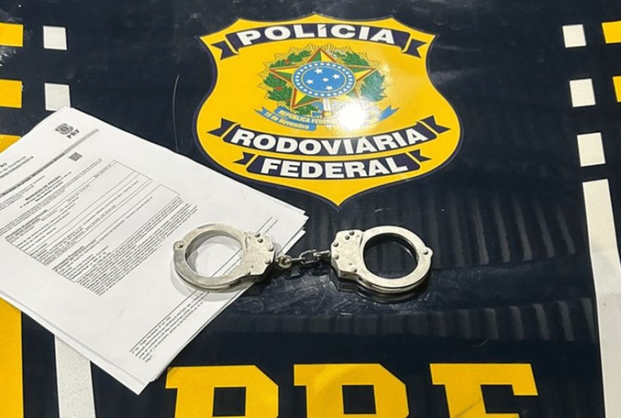 homem-foragido-por-homicidio-e-capturado-pela-prf-na-br-1352C-maranhao homem-foragido-por-homicidio-e-capturado-pela-prf-na-br-1352C-maranhao