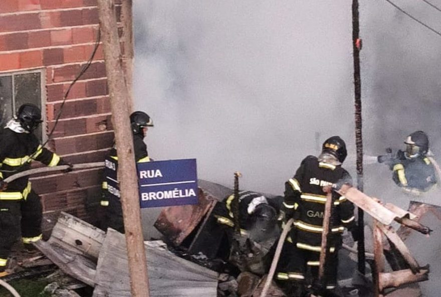 homem-incendeia-casa-apos-briga-com-esposa-em-caraguatatuba3A-4-cachorros-mortos-e-suspeito-detido homem-incendeia-casa-apos-briga-com-esposa-em-caraguatatuba3A-4-cachorros-mortos-e-suspeito-detido