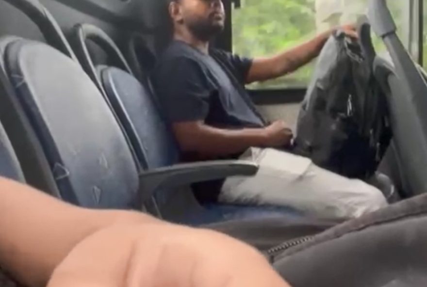 homem-investigado-por-assedio-sexual-em-onibus-presta-depoimento-na-delegacia homem-investigado-por-assedio-sexual-em-onibus-presta-depoimento-na-delegacia