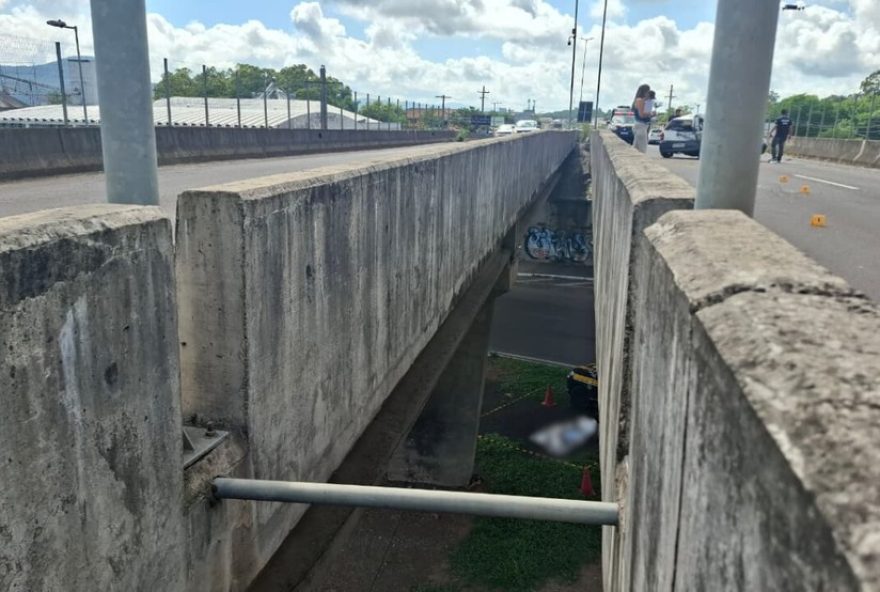 homem-morre-ao-ser-arremessado-de-viaduto-no-rs-apos-acidente-de-transito homem-morre-ao-ser-arremessado-de-viaduto-no-rs-apos-acidente-de-transito