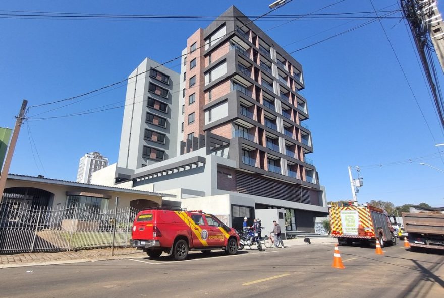 homem-morre-ao-ser-prensado-por-elevador-em-guarapuava3A-acidente-durante-manutencao-no-8o-andar