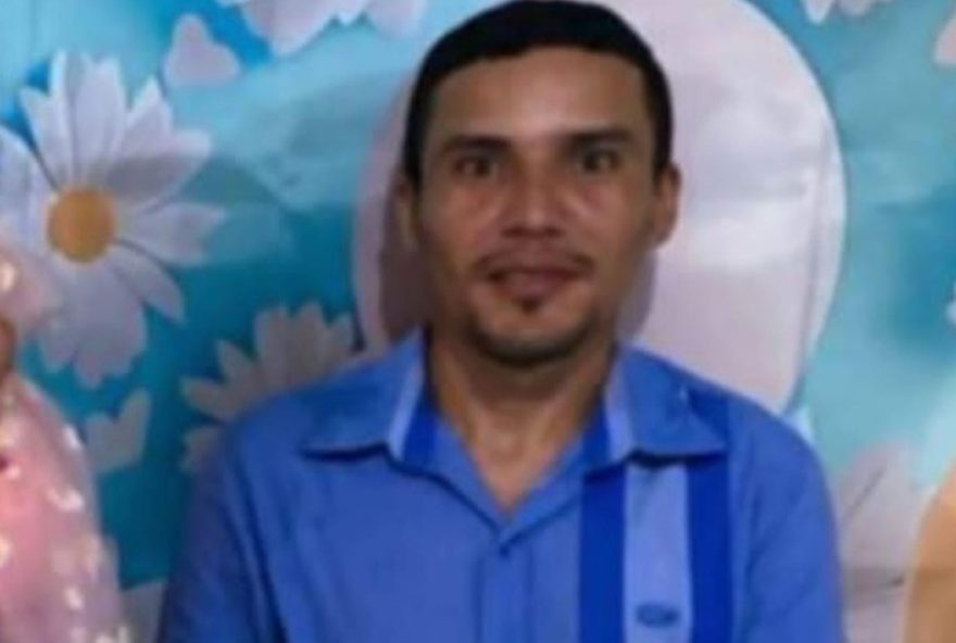 homem-morre-apos-tomar-suco-envenenado-da-esposa-do-colega-em-umirim3B-baba-e-presa homem-morre-apos-tomar-suco-envenenado-da-esposa-do-colega-em-umirim3B-baba-e-presa