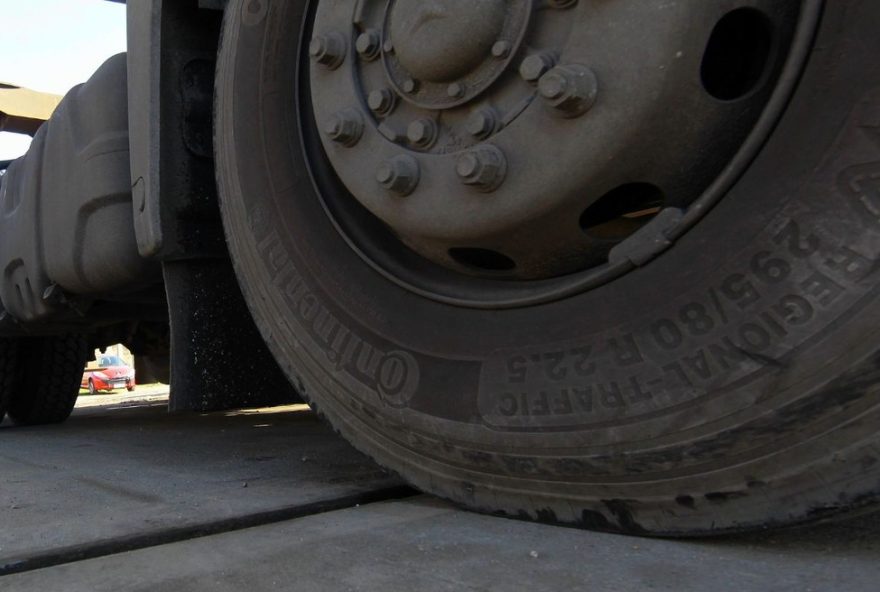 homem-morre-atropelado-ao-dormir-debaixo-de-caminhao-em-bertioga2C-sp homem-morre-atropelado-ao-dormir-debaixo-de-caminhao-em-bertioga2C-sp