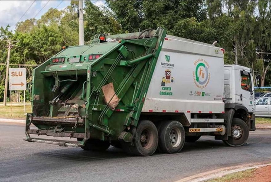 homem-morre-atropelado-por-caminhao-do-slu-no-df3A-motorista-nao-viu-vitima-deitada-no-chao.-cuidado-no-transito-e-fundamental