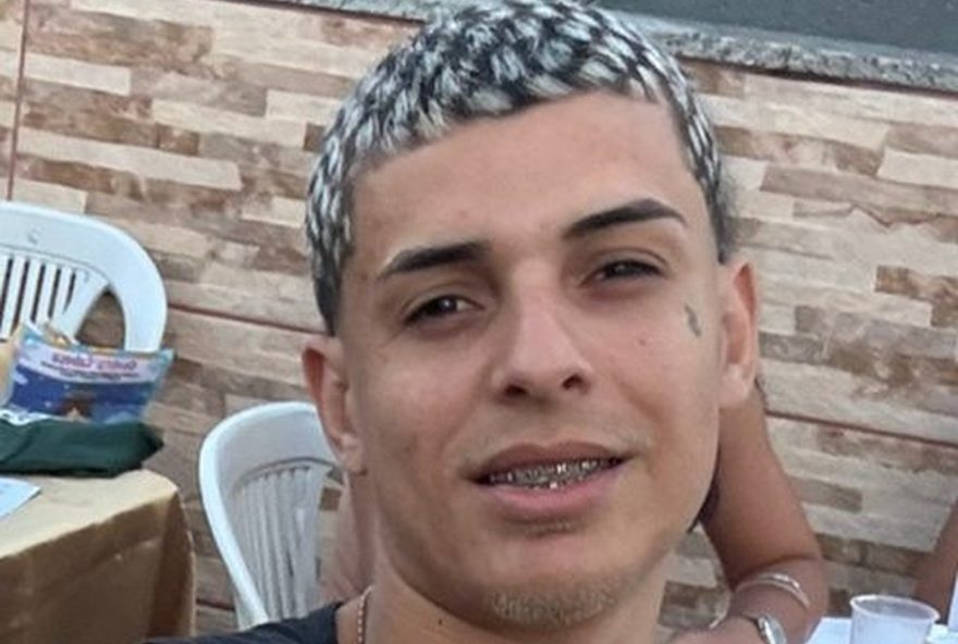 homem-morre-baleado-por-policial-no-chapadao3A-familia-clama-por-justica homem-morre-baleado-por-policial-no-chapadao3A-familia-clama-por-justica