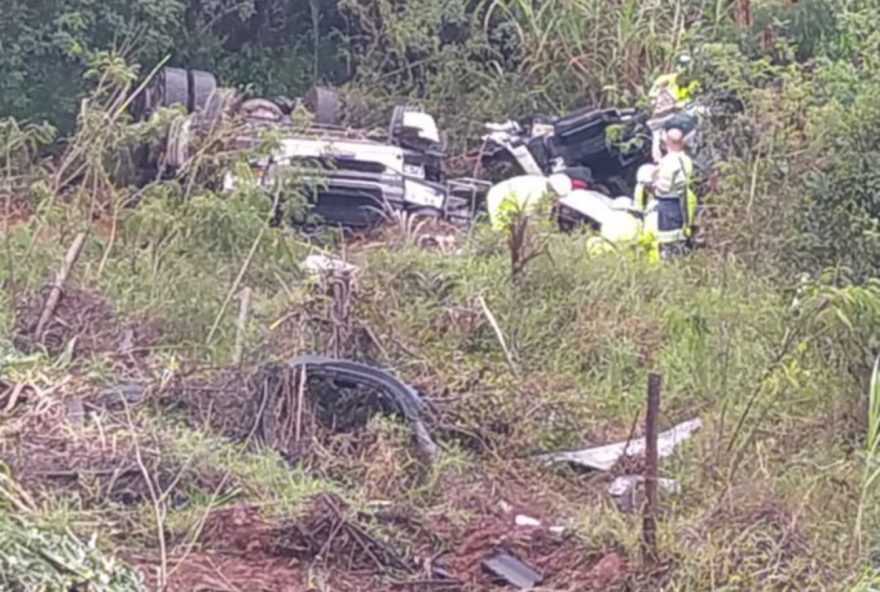 homem-morre-e-mulher-e-gravemente-ferida-em-acidente-de-caminhao-na-br-040 homem-morre-e-mulher-e-gravemente-ferida-em-acidente-de-caminhao-na-br-040
