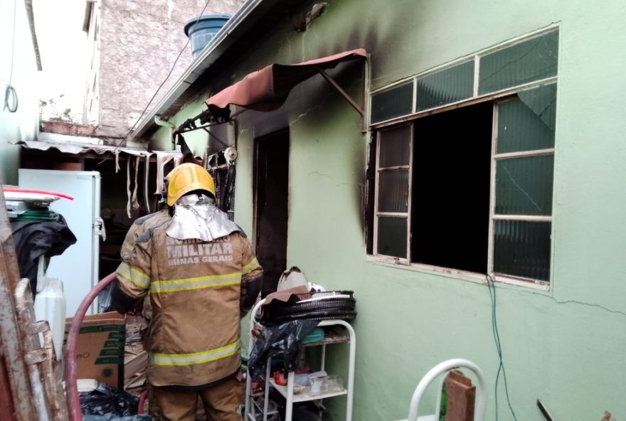 homem-morre-em-incendio-sem-sinais-de-arrombamento-em-ribeirao-das-neves homem-morre-em-incendio-sem-sinais-de-arrombamento-em-ribeirao-das-neves
