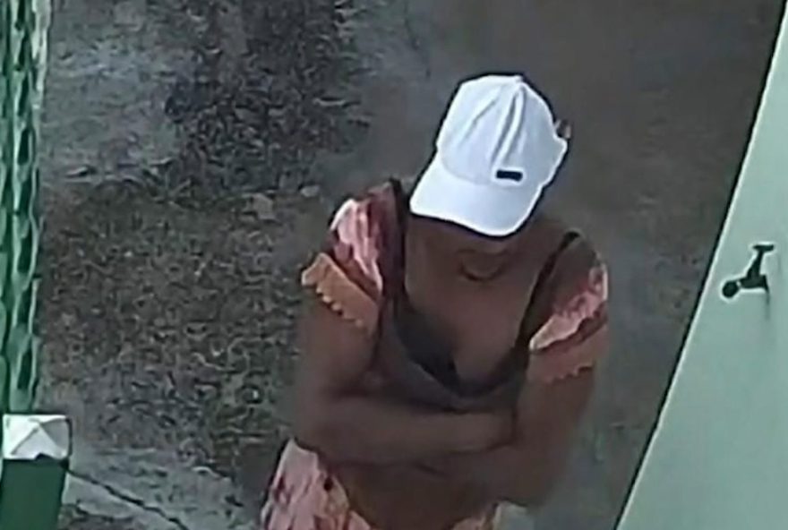 homem-pelado-invade-casas-e-assedia-mulheres-no-interior-de-sp3A-veja-imagens-das-cameras-de-seguranca