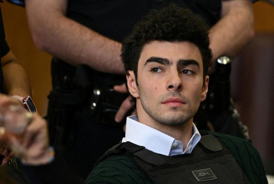 homem-preso-ao-se-passar-por-agente-fbi-para-libertar-assassino-de-ceo-nos-eua homem-preso-ao-se-passar-por-agente-fbi-para-libertar-assassino-de-ceo-nos-eua