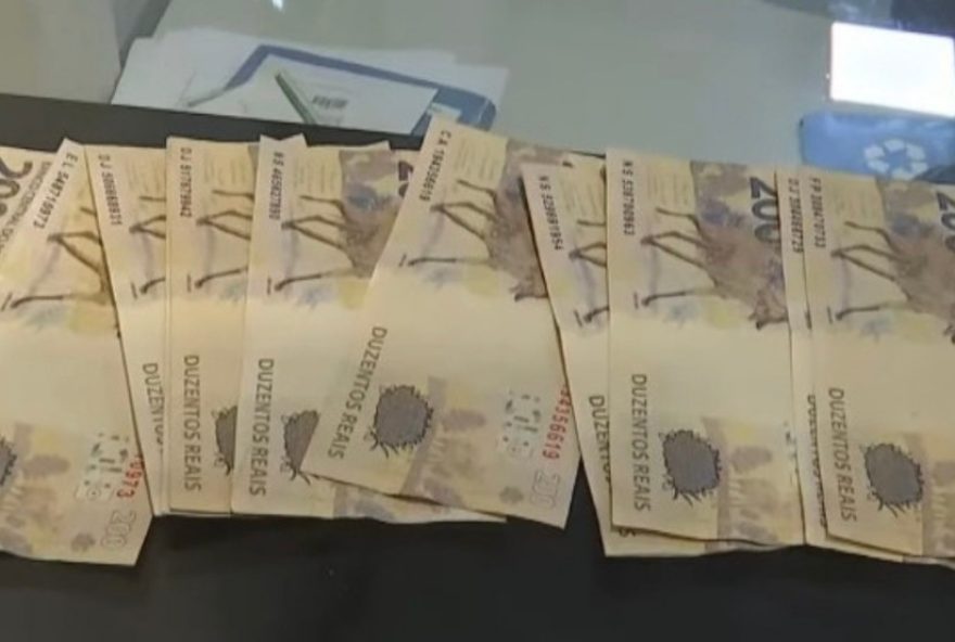 homem-preso-com-r24-32C2-mil-em-notas-falsas-em-cumaru2C-agreste3A-saiba-como-identificar-cedulas-falsas homem-preso-com-r24-32C2-mil-em-notas-falsas-em-cumaru2C-agreste3A-saiba-como-identificar-cedulas-falsas