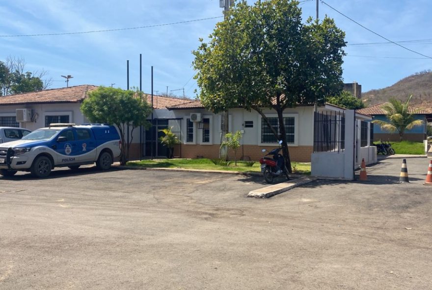 homem-suspeito-de-estuprar-filha-de-3-anos-e-preso-em-barreiras2C-bahia