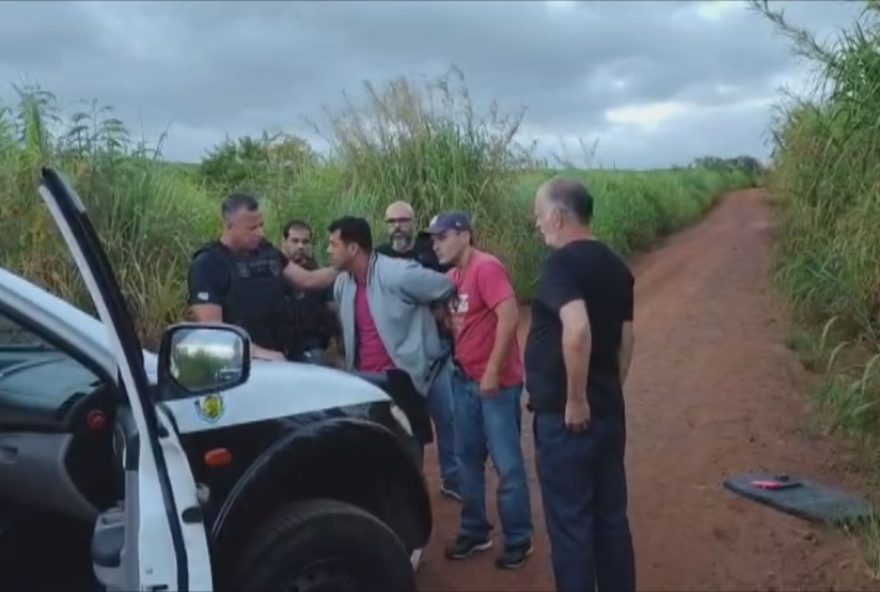 homem-suspeito-de-matar-e-balear-ex-em-botucatu-e-preso-apos-fugir-com-filho-de-8-anos homem-suspeito-de-matar-e-balear-ex-em-botucatu-e-preso-apos-fugir-com-filho-de-8-anos