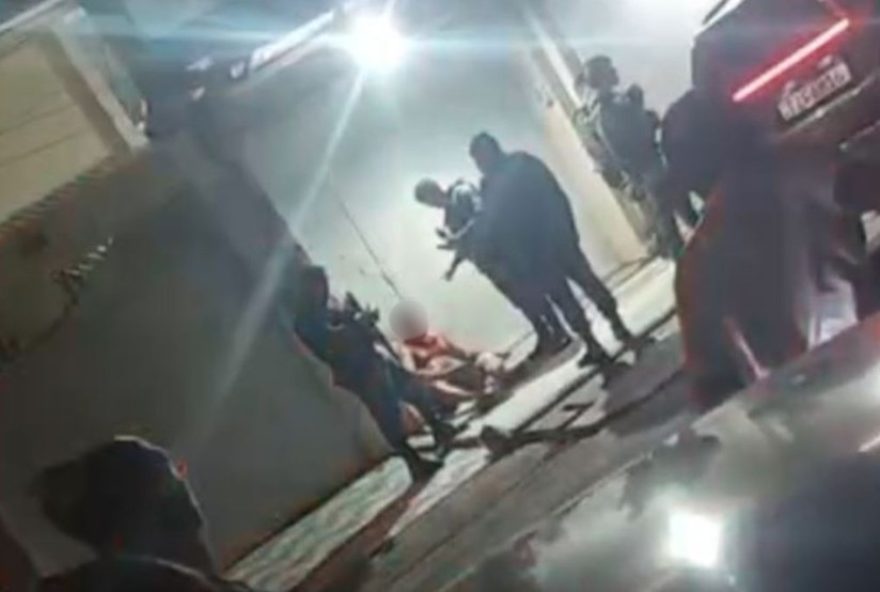 homem-suspeito-espancado-por-oferecer-dinheiro-a-criancas-em-fortaleza homem-suspeito-espancado-por-oferecer-dinheiro-a-criancas-em-fortaleza