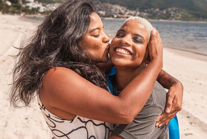 homenagem-a-juliana-marins3A-a-emocionante-lembranca-de-sua-irma-apos-tragedia-na-indonesia