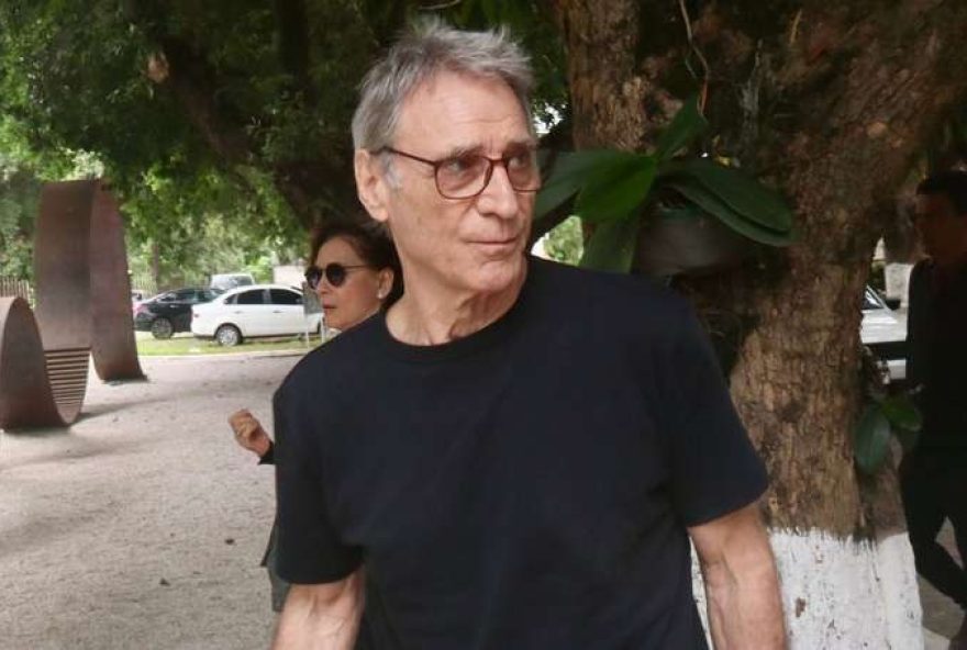 homenagem-emocionante3A-despedida-de-dennis-carvalho-comove-amigos-e-familiares-no-rio-de-janeiro homenagem-emocionante3A-despedida-de-dennis-carvalho-comove-amigos-e-familiares-no-rio-de-janeiro