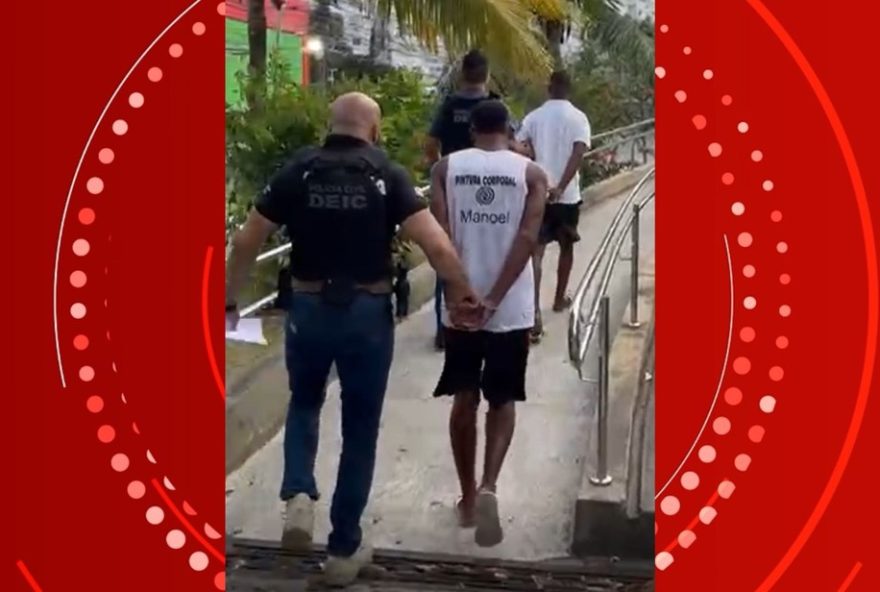 homens-sao-presos-por-extorsao-de-turistas-em-salvador3A-pintura-corporal-abusiva homens-sao-presos-por-extorsao-de-turistas-em-salvador3A-pintura-corporal-abusiva