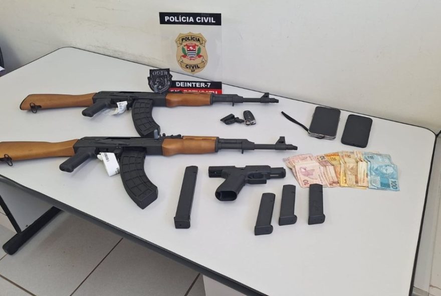 homens-se-passam-por-policiais-do-exercito-para-comprar-fuzis3B-presos-em-flagrante-com-armas-em-botucatu