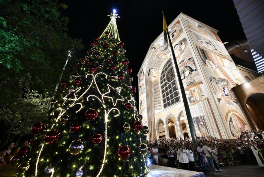 horarios-das-missas-na-vespera-e-no-dia-do-natal-no-santuario-nacional-de-aparecida3A-confira-a-programacao-completa