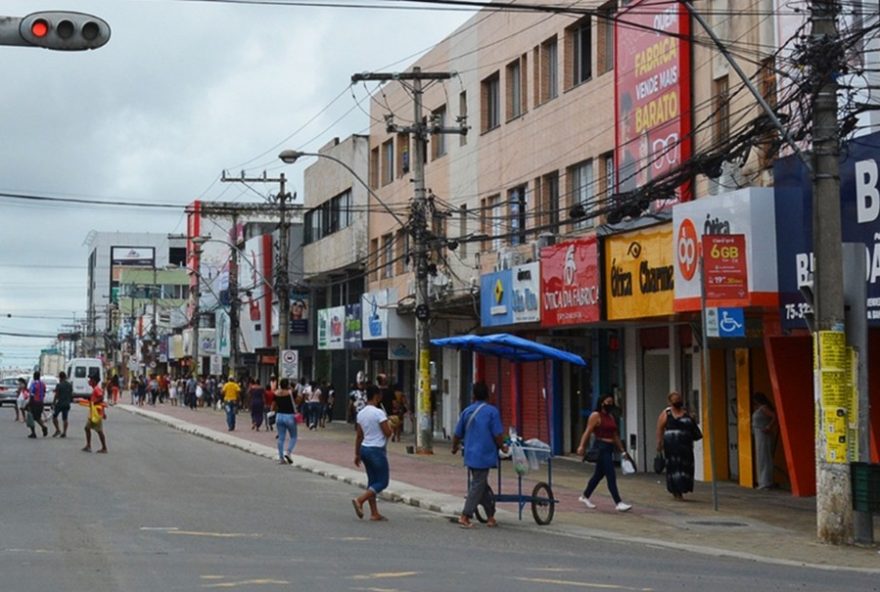 horarios-de-funcionamento-no-feriado-dois-de-julho-em-feira-de-santana3A-o-que-abre-e-fecha