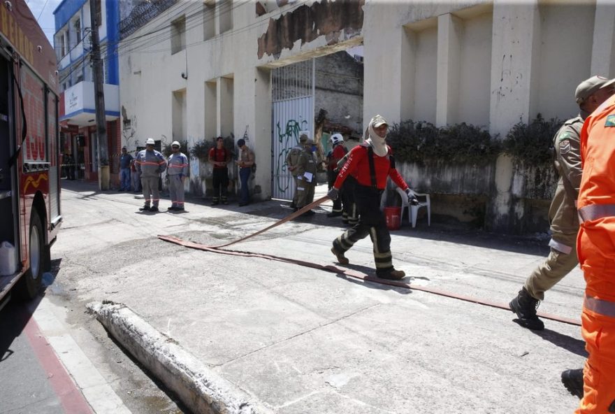 hospital-cesar-cals3A-exames-e-consultas-remarcados-apos-incendio.-saude-entrara-em-contato-diretamente-com-pacientes hospital-cesar-cals3A-exames-e-consultas-remarcados-apos-incendio.-saude-entrara-em-contato-diretamente-com-pacientes