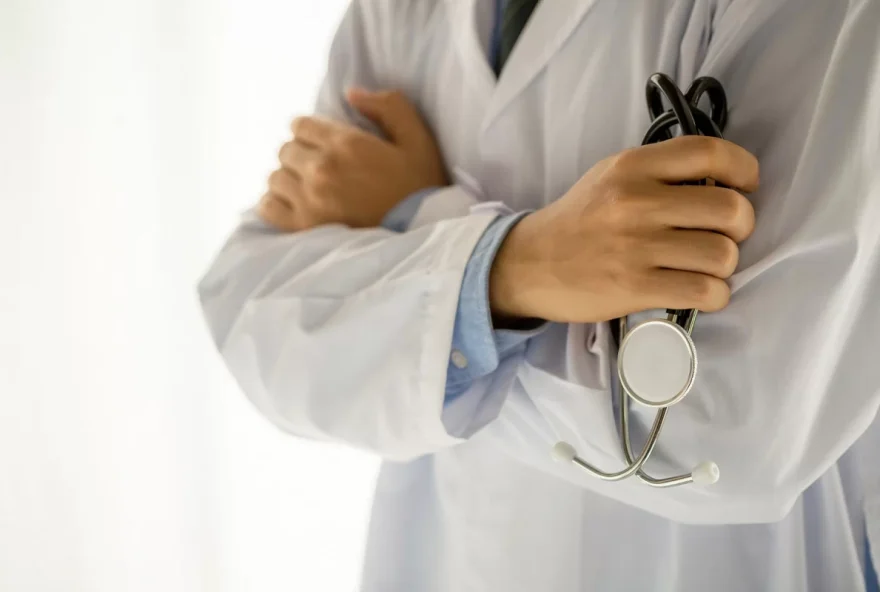 hospital-das-clinicas-de-ribeirao-preto-lanca-novos-editais-de-concurso-publico-com-diversas-vagas