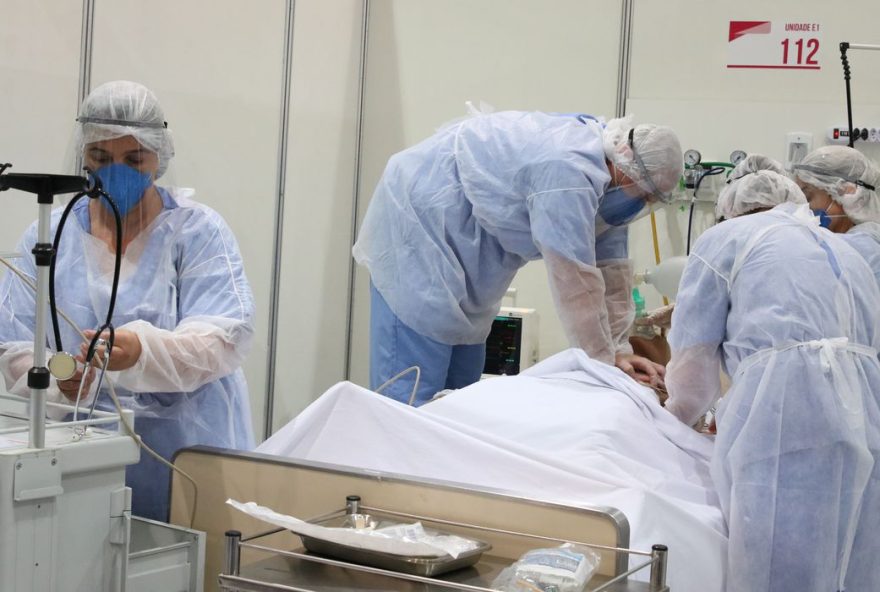 Oito municípios goianos estão em alerta com aumento de casos de Covid-19