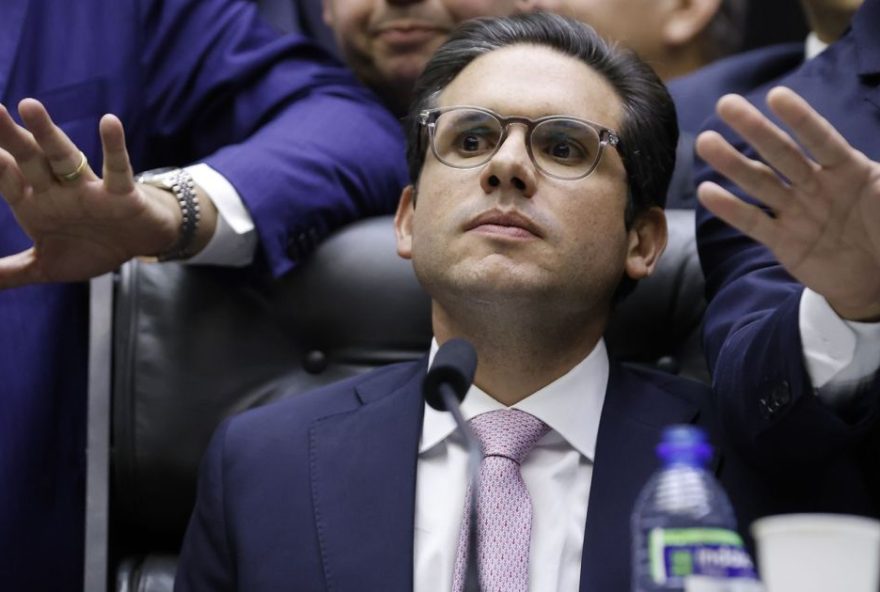 hugo-motta-afirma-que-inclusao-de-medidas-de-ajuste-fiscal-em-projeto-sobre-adulteracao-de-bebidas-nao-tinha-pertinencia-tematica hugo-motta-afirma-que-inclusao-de-medidas-de-ajuste-fiscal-em-projeto-sobre-adulteracao-de-bebidas-nao-tinha-pertinencia-tematica