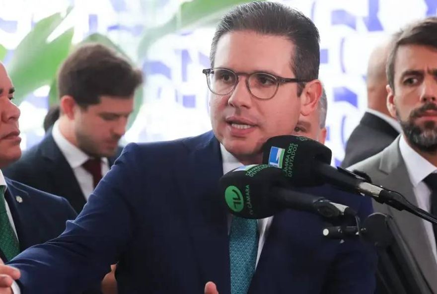 hugo-motta-afirma-que-votacao-do-ir-na-camara-acontecera-na-quarta-feira