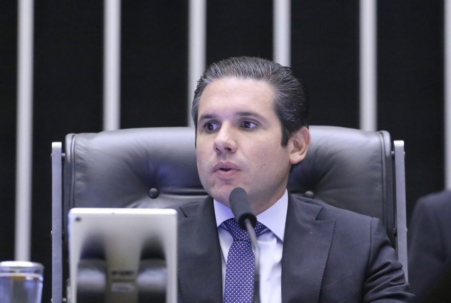 hugo-motta-aponta-necessidade-de-melhorias-na-relacao-entre-governo-e-congresso