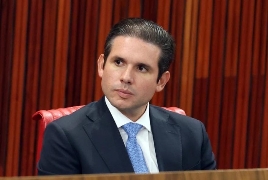 hugo-motta-critica-a-conduta-de-eduardo-bolsonaro-nos-eua3A-atitudes-contra-o-pais