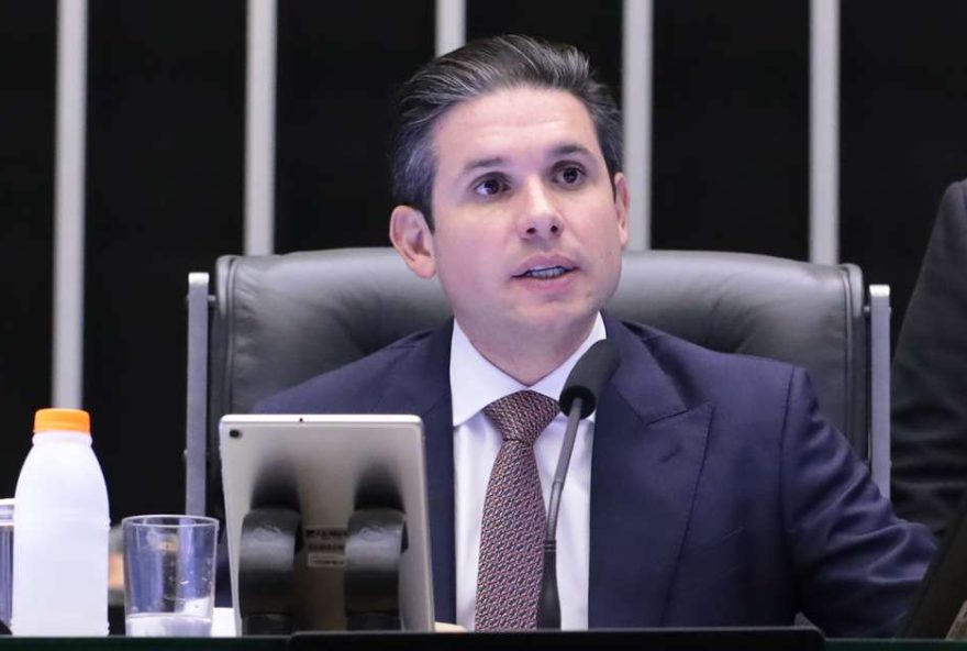 hugo-motta-defende-ex-assessora-de-lira2C-alvo-de-operacao-da-pf hugo-motta-defende-ex-assessora-de-lira2C-alvo-de-operacao-da-pf