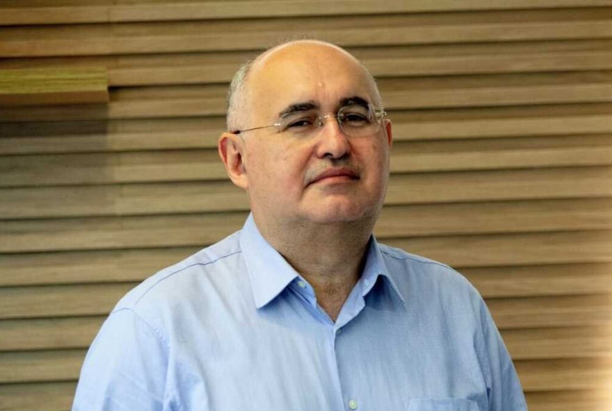 hugo-motta-defende-inocencia-de-bolsonaro-no-caso-das-manifestacoes-de-2023