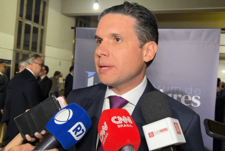 hugo-motta-defende-uniao-dos-poderes-e-descarta-leis-que-ameacem-soberania hugo-motta-defende-uniao-dos-poderes-e-descarta-leis-que-ameacem-soberania