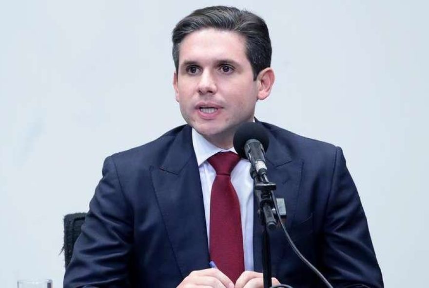 hugo-motta-define-relator-para-projeto-que-aumenta-penas-para-adulteracao-de-bebidas