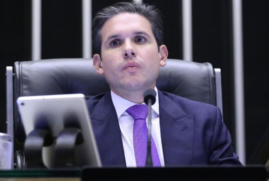 hugo-motta-deve-pautar-pl-da-dosimetria-ainda-nesta-terca-feira