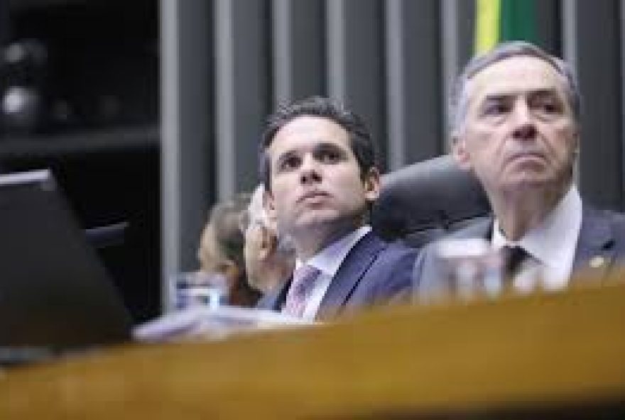 hugo-motta-elogia-atuacao-de-barroso-e-destaca-legado-no-stf3A-fara-falta