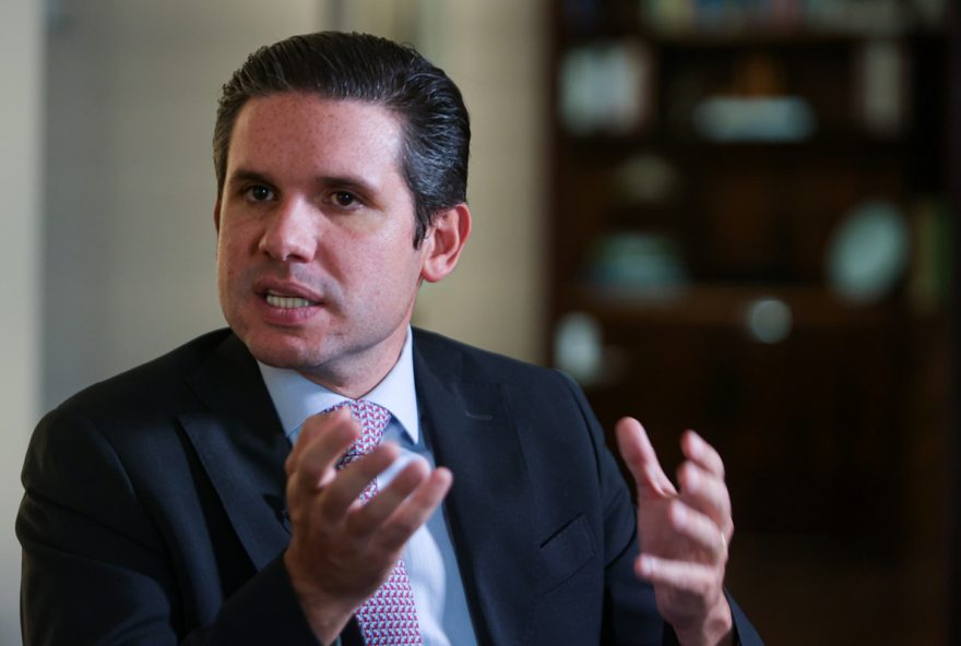 hugo-motta-se-pronuncia-apos-deputada-do-pt-ser-retida-por-israel