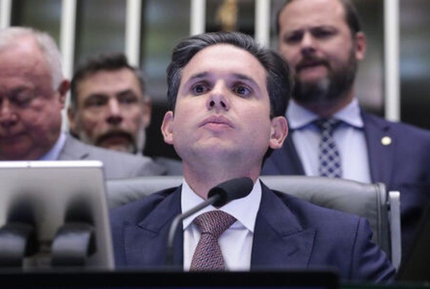 hugo-motta2C-presidente-da-camara2C-enfrenta-desafios-na-articulacao-politica